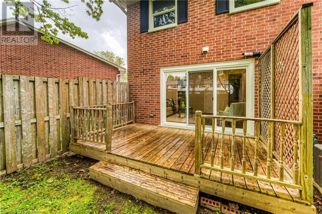 425 Keats Way Unit# 4, Waterloo, Ontario  N2L 5S7 - Photo 38 - 40734078