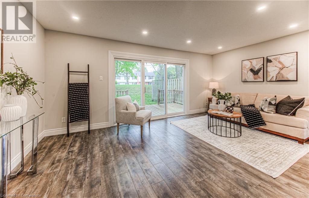 425 Keats Way Unit# 4, Waterloo, Ontario  N2L 5S7 - Photo 8 - 40734078