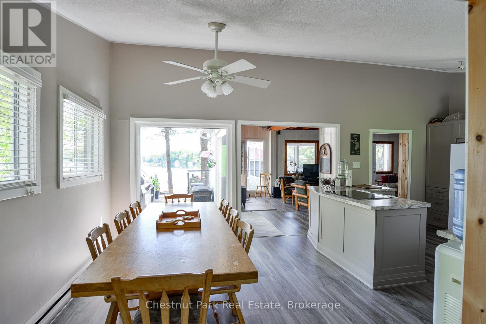 4458 Riverview Drive, Severn, Ontario  P0E 1G0 - Photo 12 - S12181717
