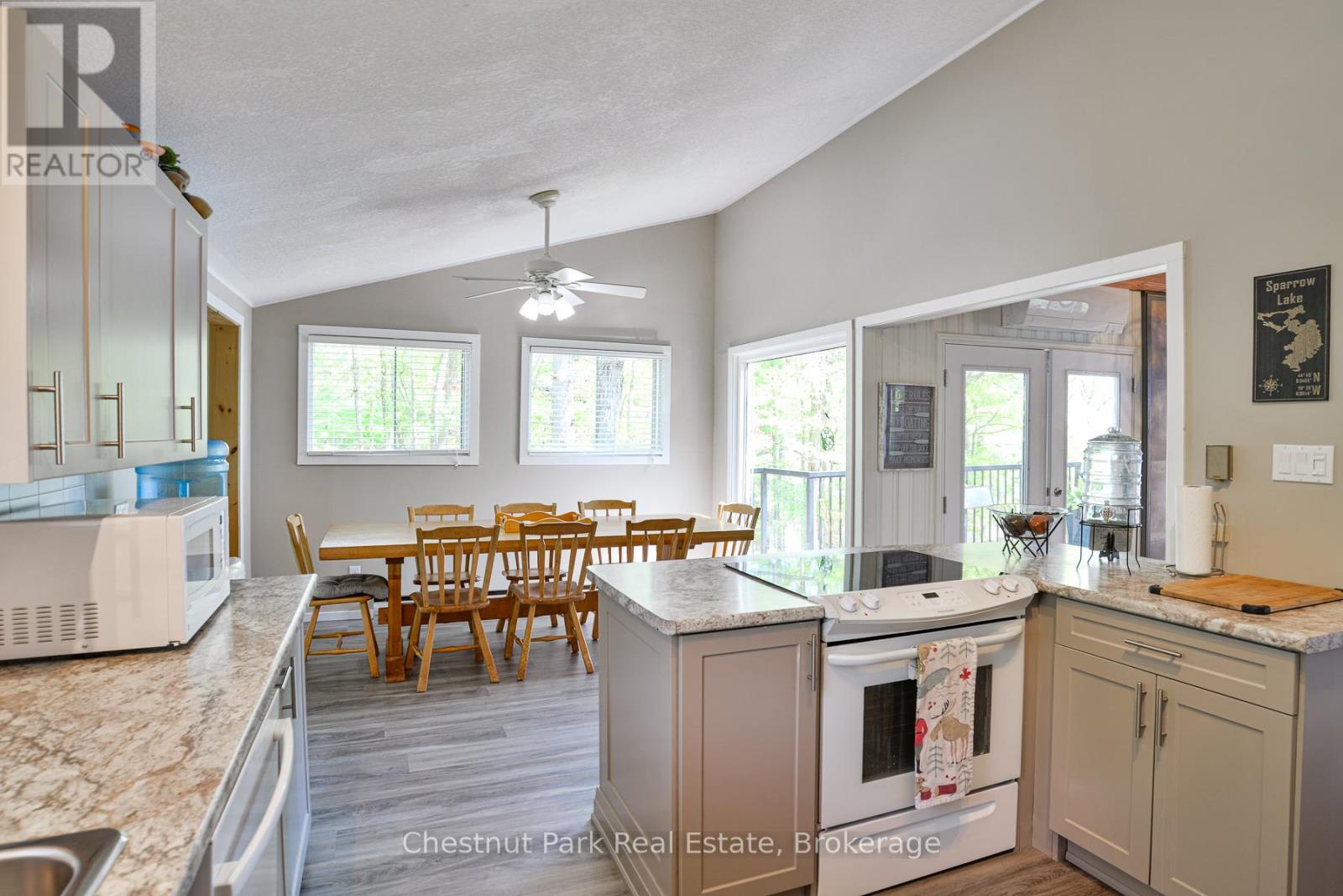 4458 Riverview Drive, Severn, Ontario  P0E 1G0 - Photo 15 - S12181717