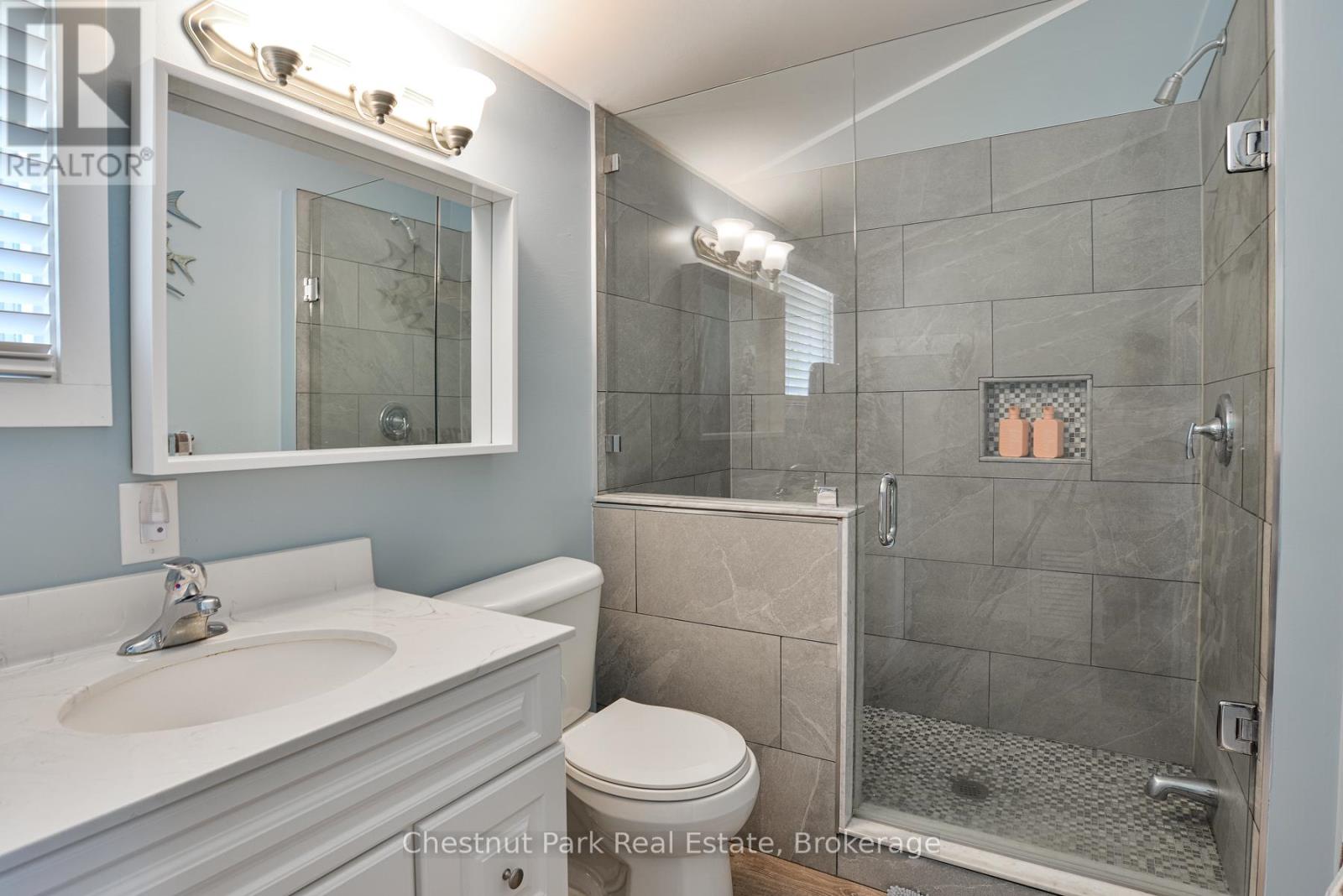 4458 Riverview Drive, Severn, Ontario  P0E 1G0 - Photo 22 - S12181717
