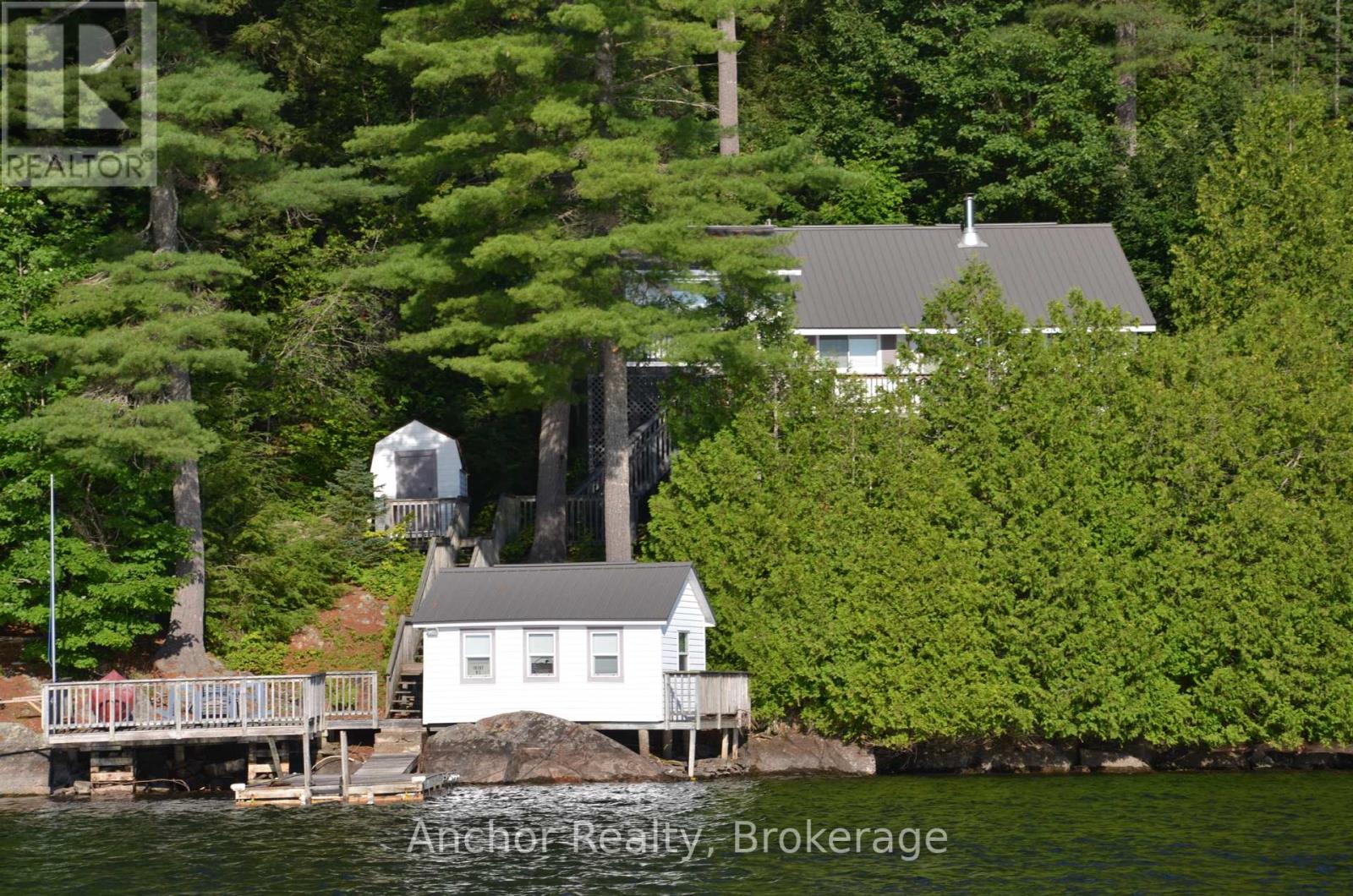 10167 Little Hawk-West Sho, Algonquin Highlands, Ontario  K0M 1S0 - Photo 1 - X12181812