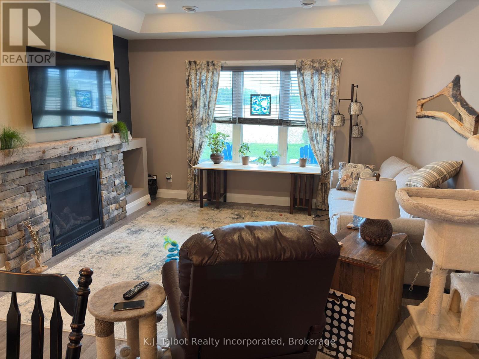119 Lake Breeze Drive, Ashfield-Colborne-Wawanosh, Ontario  N7A 0C6 - Photo 12 - X12181850