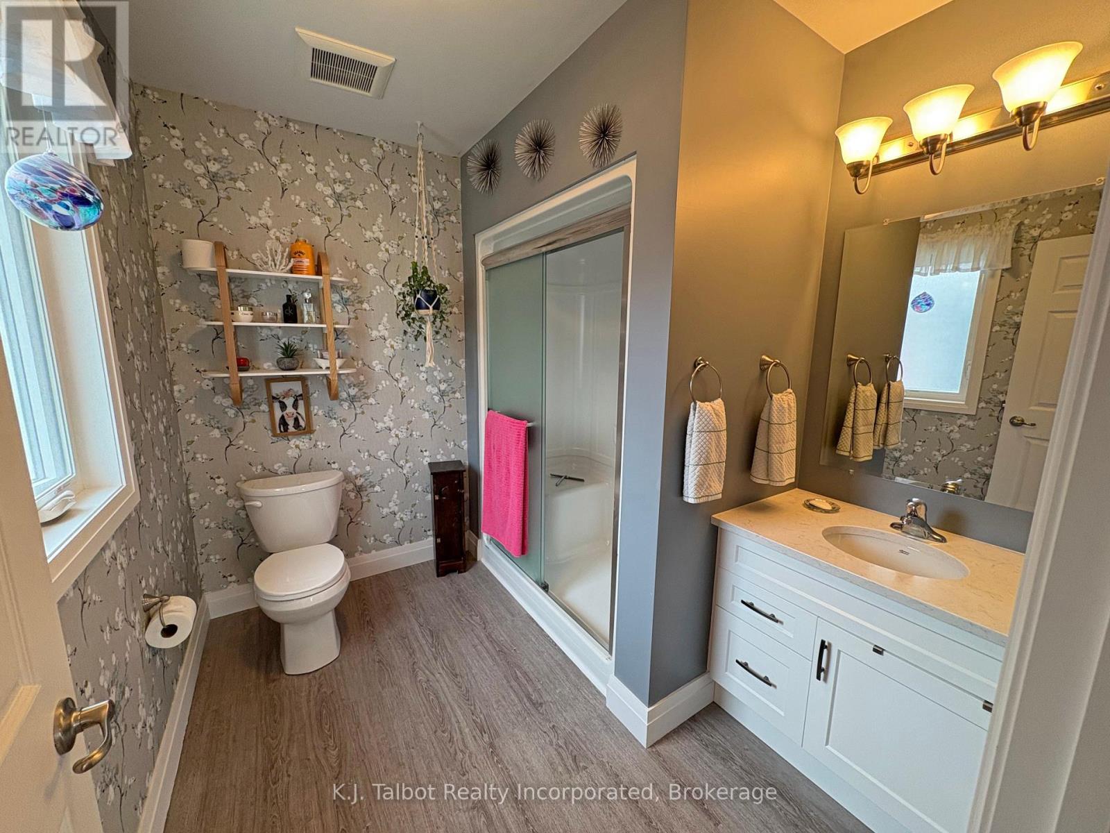 119 Lake Breeze Drive, Ashfield-Colborne-Wawanosh, Ontario  N7A 0C6 - Photo 23 - X12181850