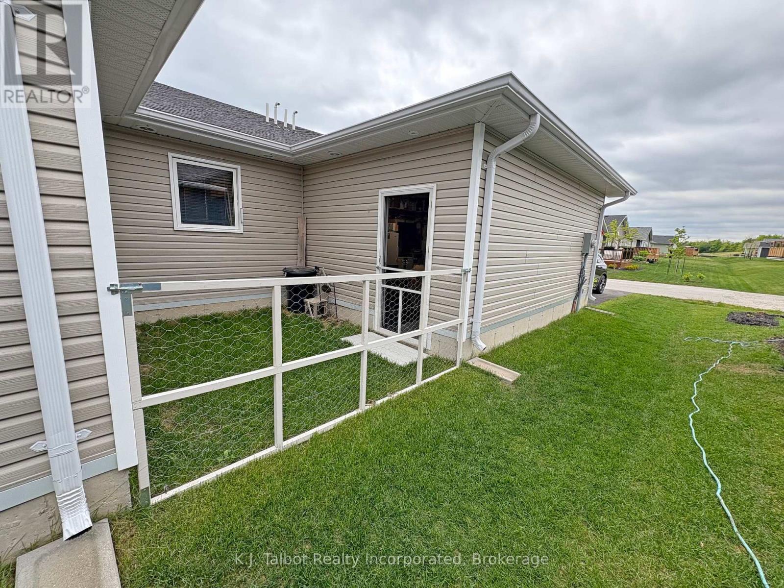 119 Lake Breeze Drive, Ashfield-Colborne-Wawanosh, Ontario  N7A 0C6 - Photo 35 - X12181850