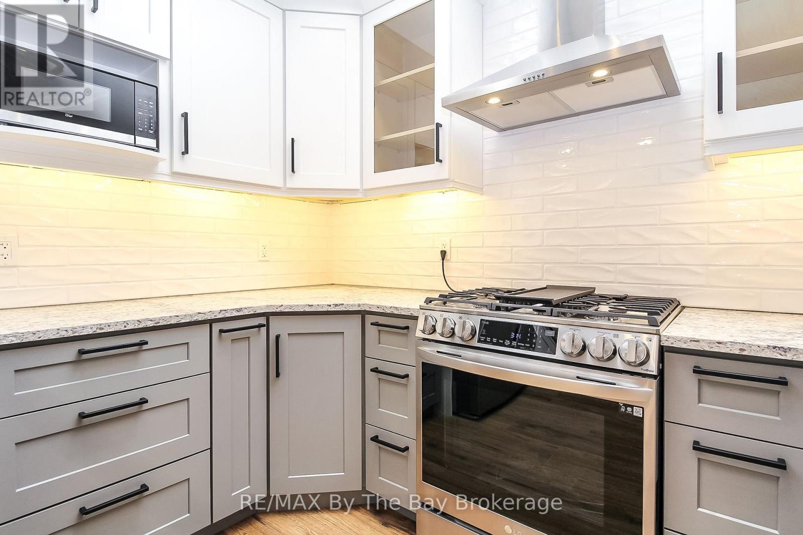 181 Knox Road E, Wasaga Beach, Ontario  L9Z 2T6 - Photo 15 - S12182108