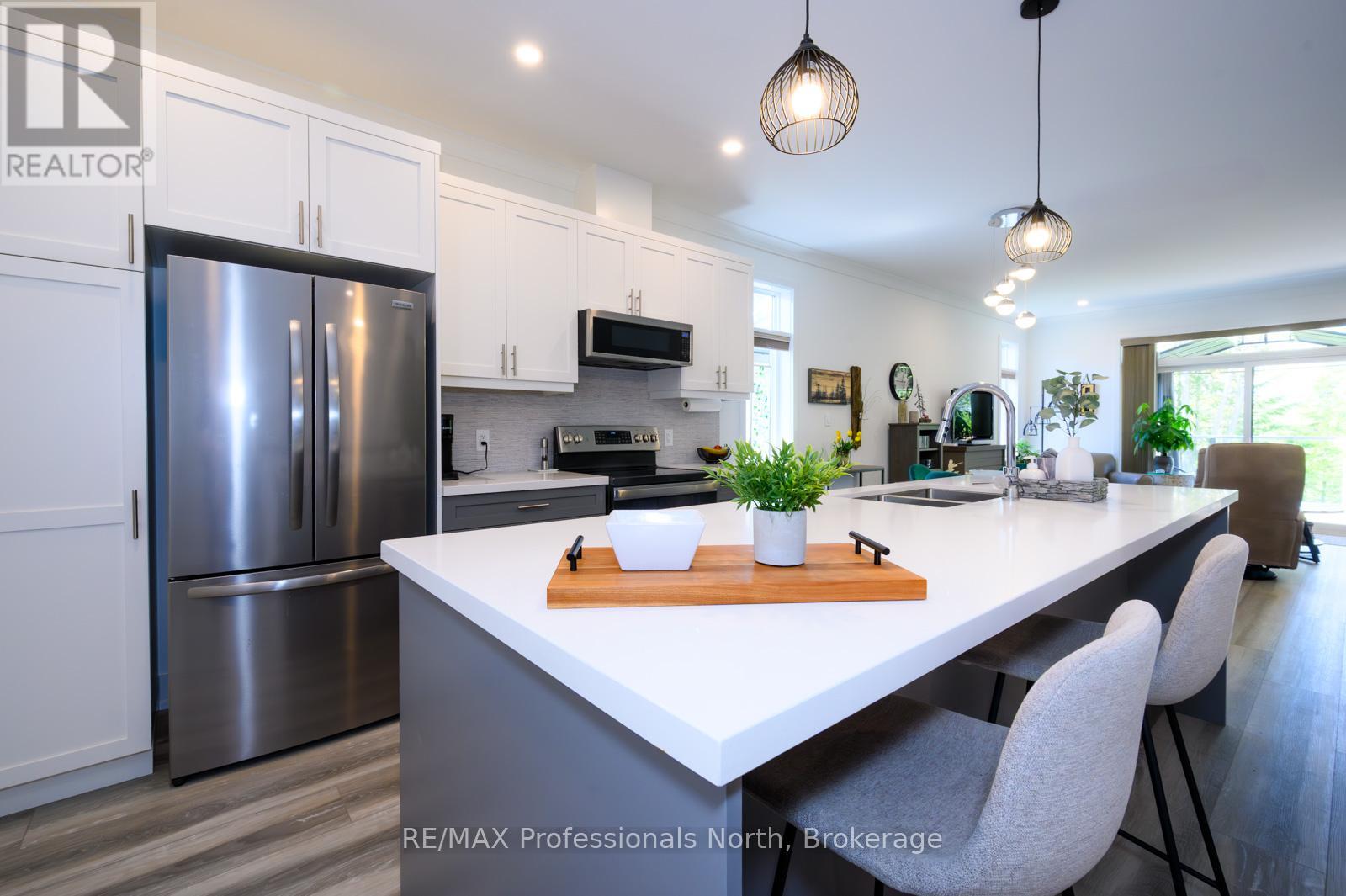 37 Jack Street, Huntsville, Ontario  P1H 0G4 - Photo 5 - X12182222