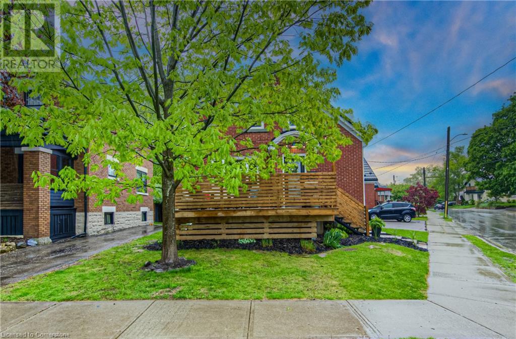 19 Ellis Avenue, Kitchener, Ontario  N2H 4G4 - Photo 2 - 40735273