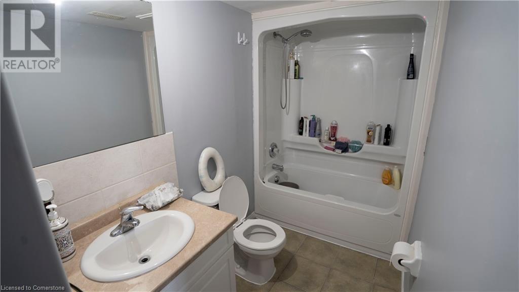 53 Sandwell Court W, Kitchener, Ontario  N2A 4H9 - Photo 30 - 40735183
