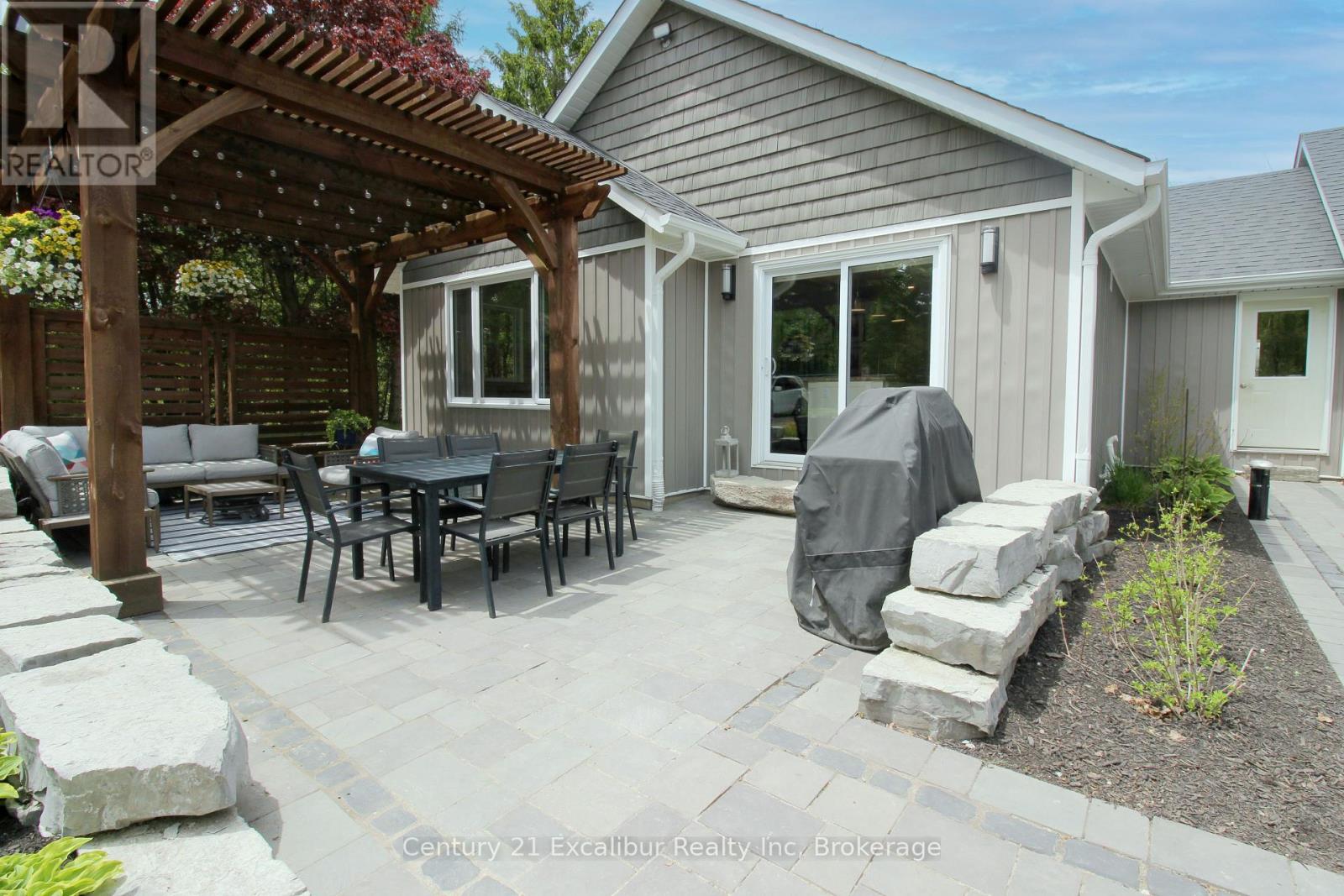 8043 Eramosa Garafraxa Tl, Centre Wellington, Ontario  N1M 2W5 - Photo 5 - X12182396
