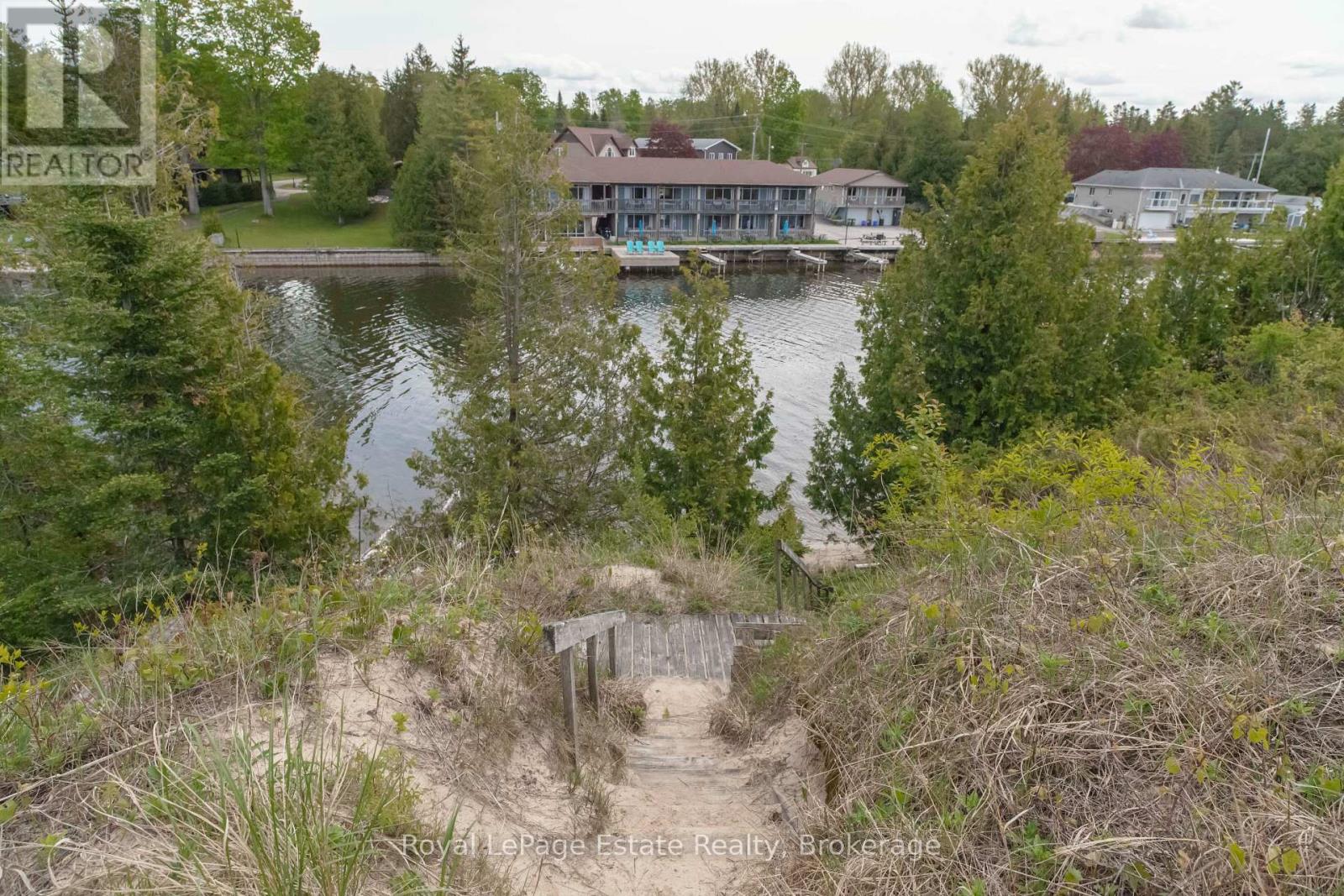 37 Sog Je Wa Sa Drive, Native Leased Lands, Ontario  N0H 2G0 - Photo 35 - X12182491