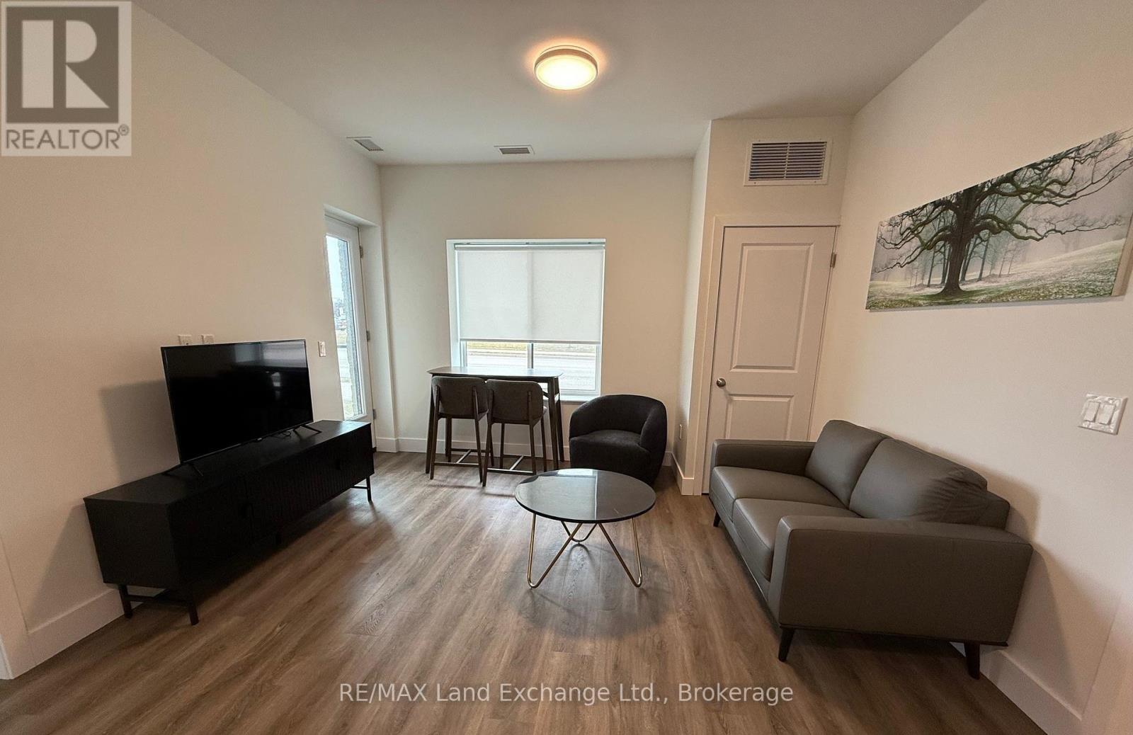 Unit 106 - 620 Philip Place, Kincardine, Ontario  N2Z 0H6 - Photo 8 - X12182493