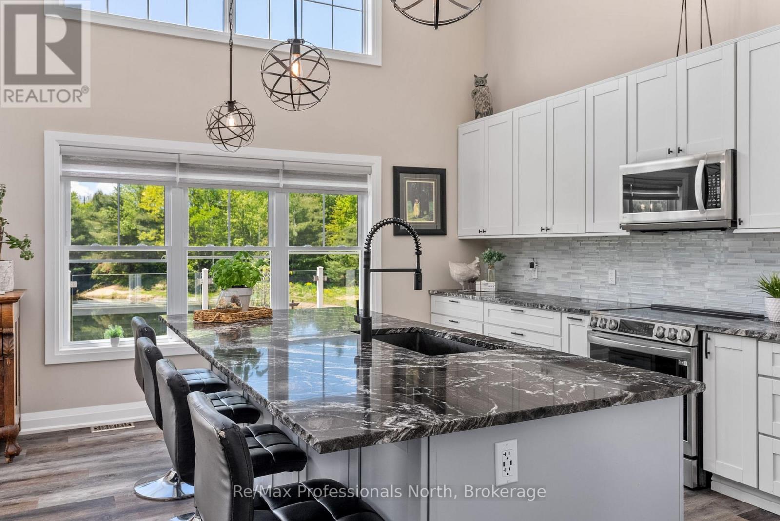 1076 Xavier Street, Gravenhurst, Ontario  P0E 1G0 - Photo 19 - X12182525