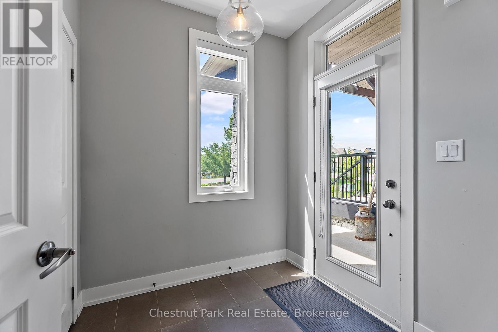 61 Rockmount Crescent, Gravenhurst, Ontario  P1P 0A6 - Photo 4 - X12182898