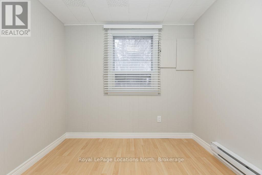 38 Laidlaw Street, Wasaga Beach, Ontario  L9Z 2L2 - Photo 10 - S12183002