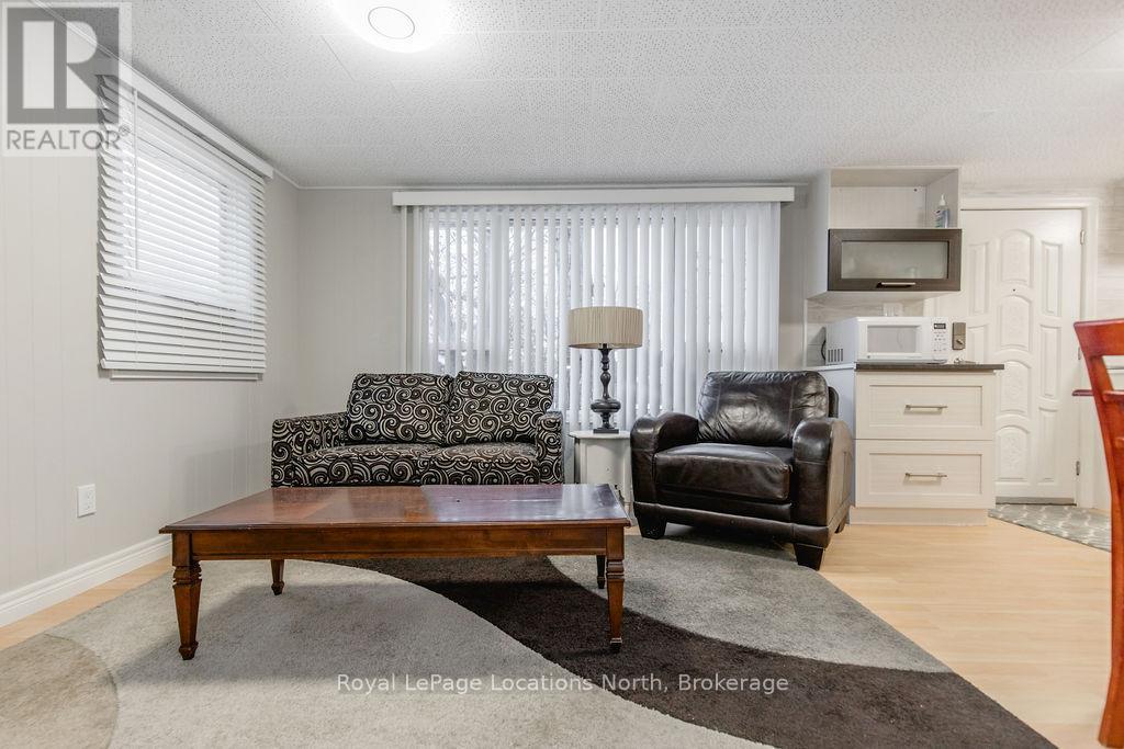 38 Laidlaw Street, Wasaga Beach, Ontario  L9Z 2L2 - Photo 9 - S12183002