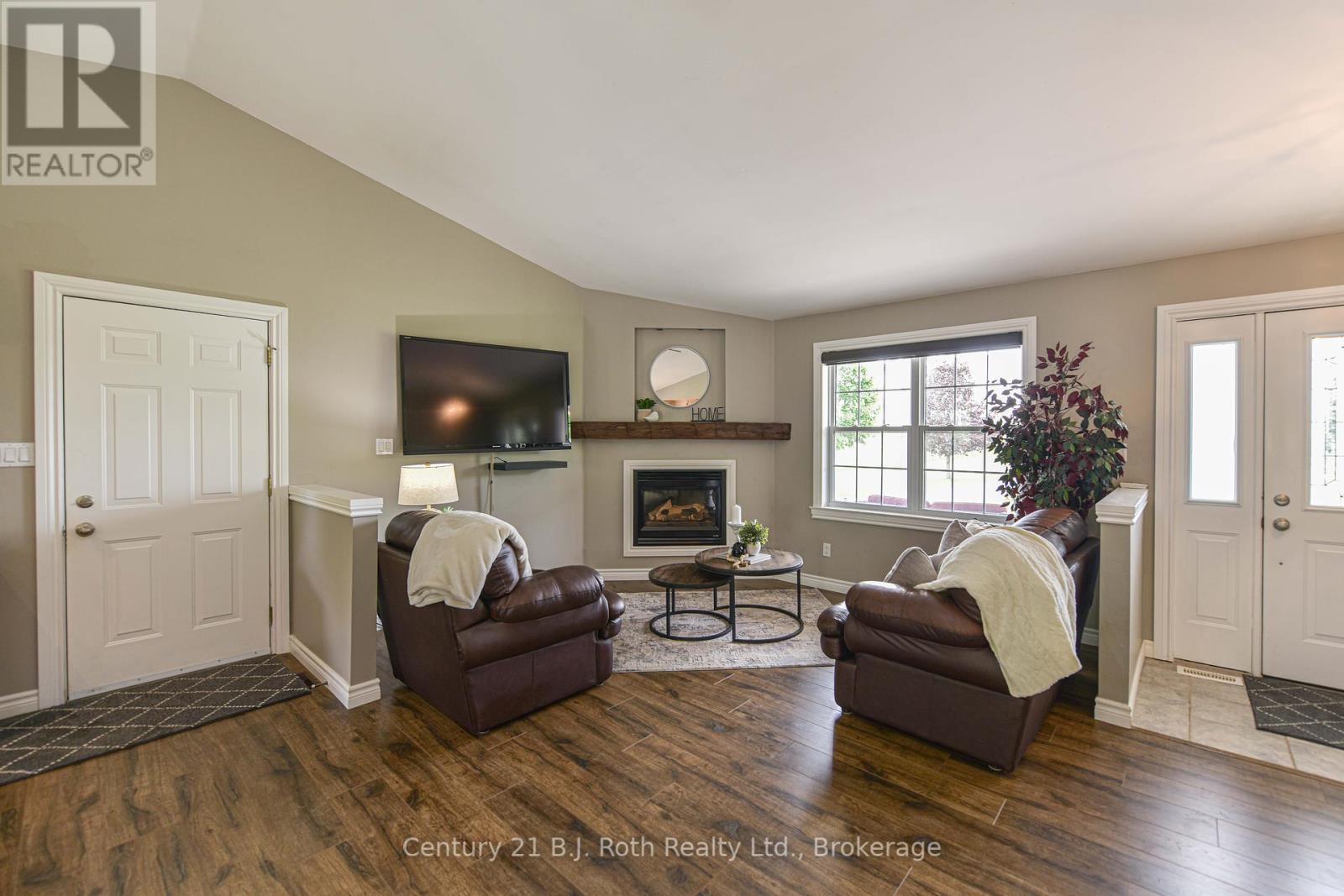 3516 Kirkfield Road, Kawartha Lakes, Ontario  L0K 1W0 - Photo 5 - X12183246