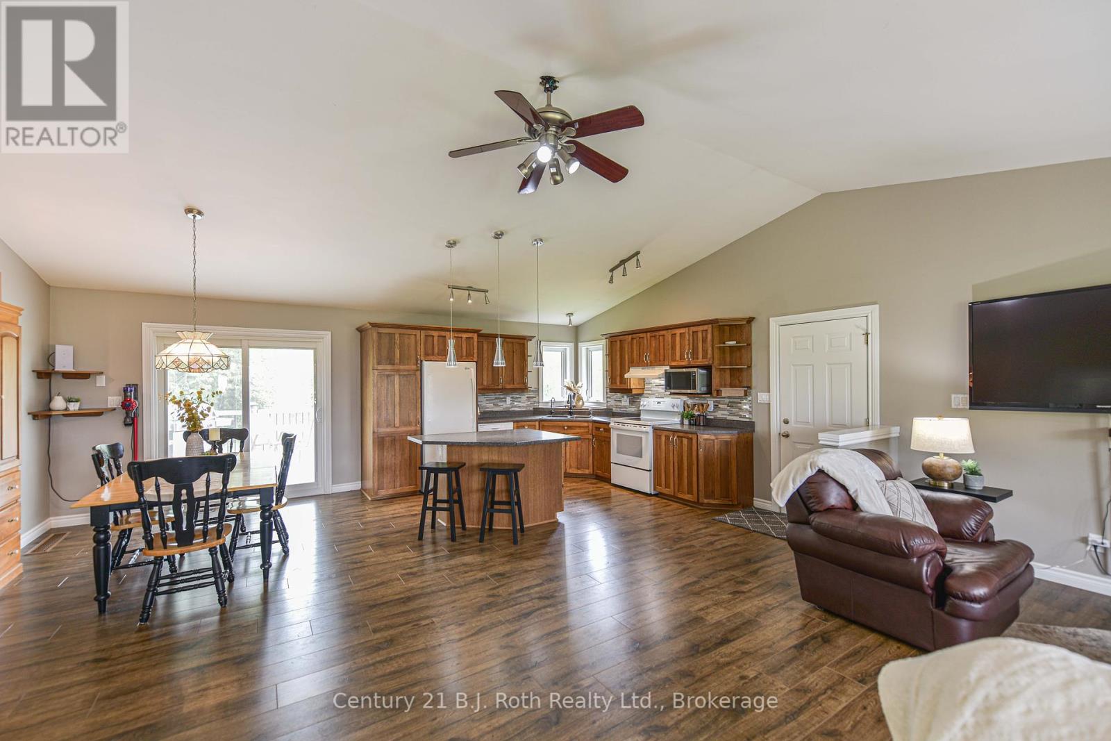 3516 Kirkfield Road, Kawartha Lakes, Ontario  L0K 1W0 - Photo 7 - X12183246