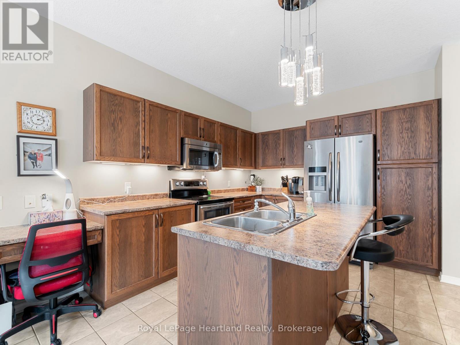 23 Stornoway Crescent, Huron East, Ontario  N0K 1W0 - Photo 17 - X12183367