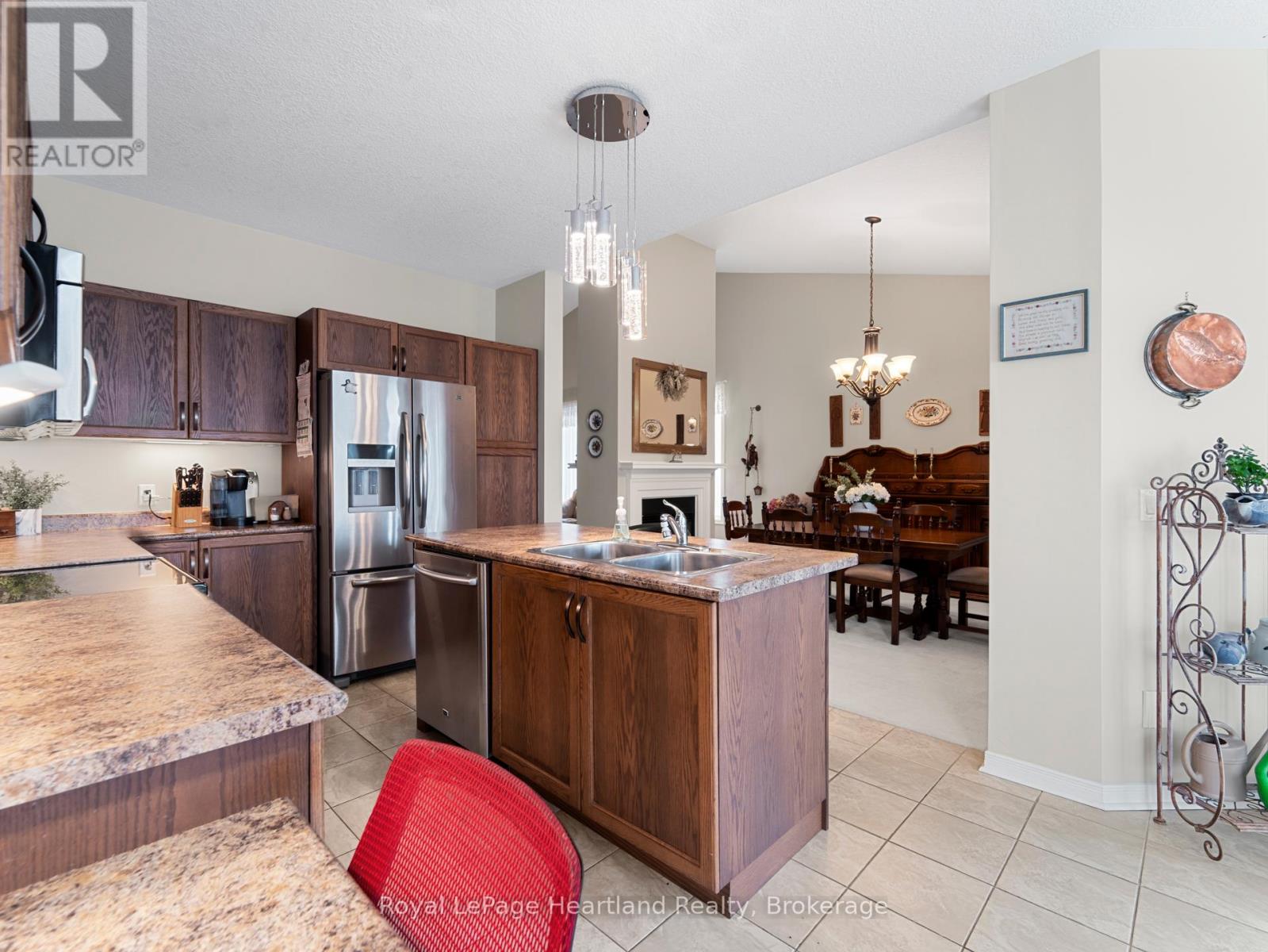 23 Stornoway Crescent, Huron East, Ontario  N0K 1W0 - Photo 18 - X12183367