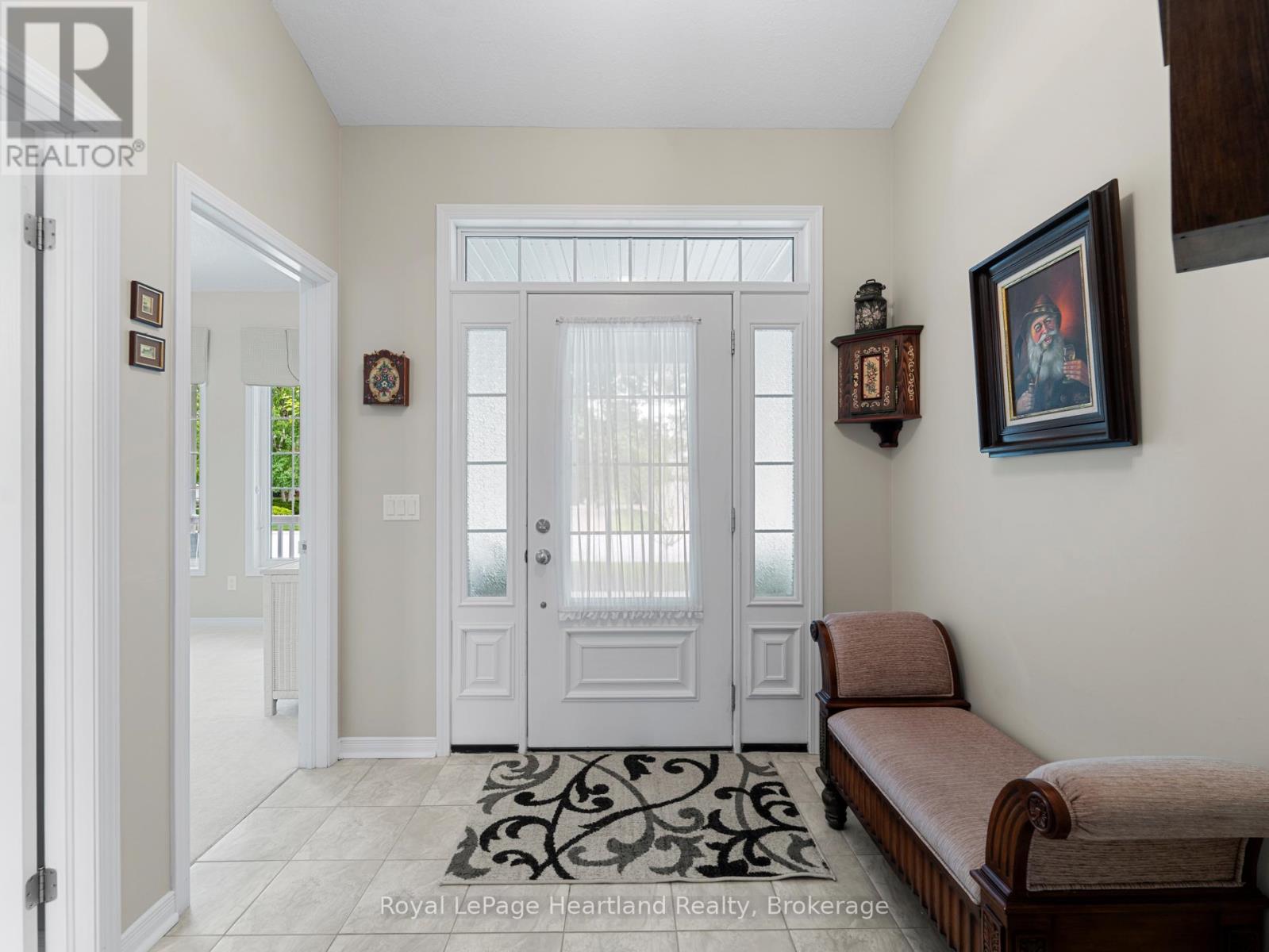 23 Stornoway Crescent, Huron East, Ontario  N0K 1W0 - Photo 2 - X12183367