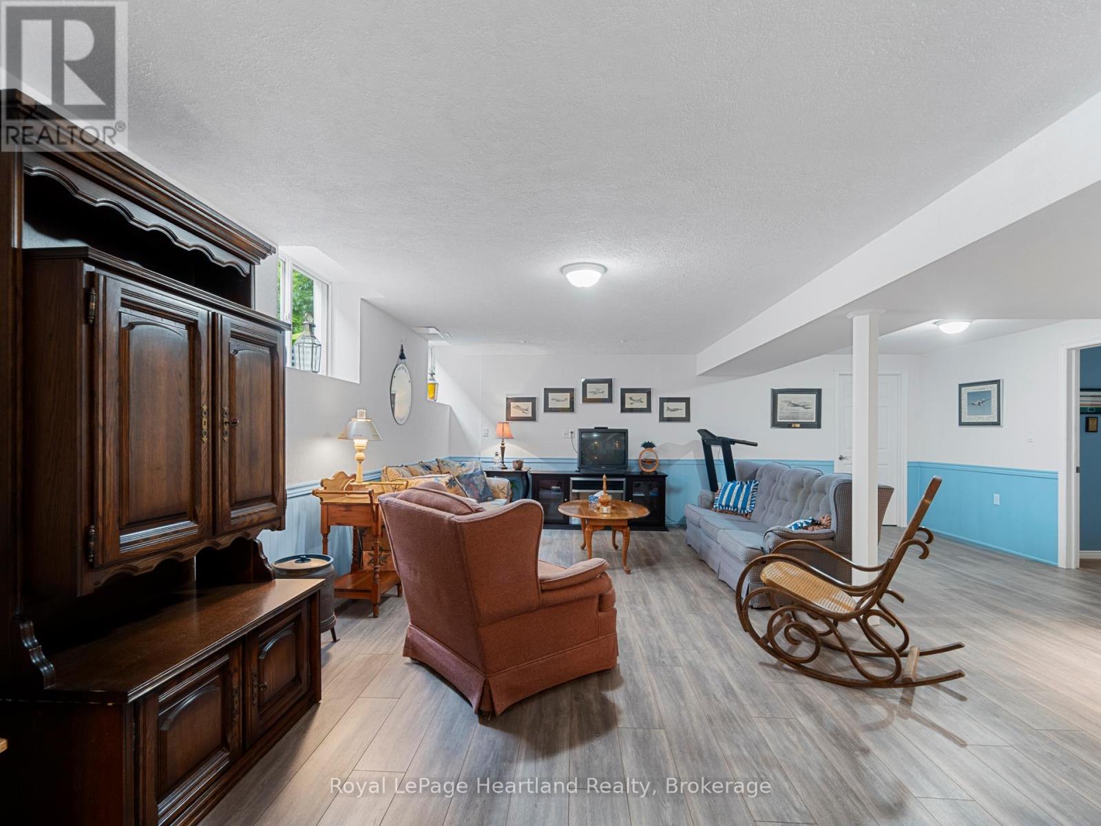 23 Stornoway Crescent, Huron East, Ontario  N0K 1W0 - Photo 35 - X12183367
