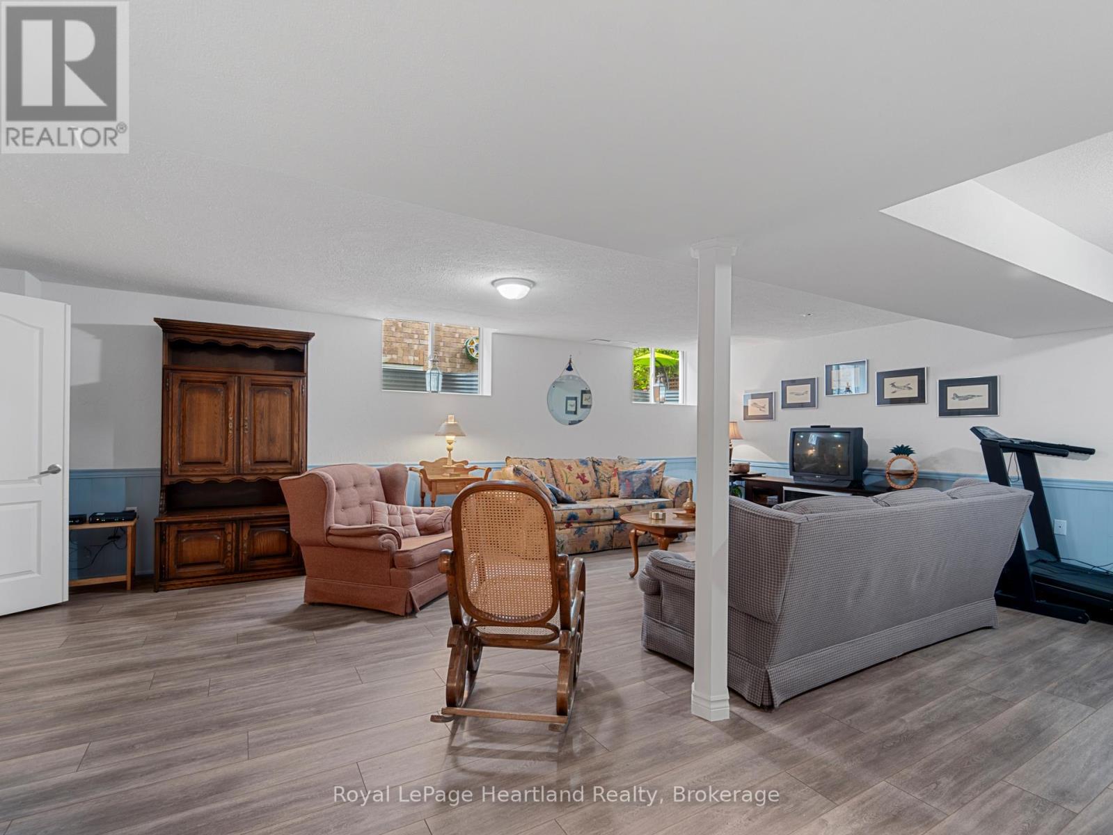 23 Stornoway Crescent, Huron East, Ontario  N0K 1W0 - Photo 36 - X12183367