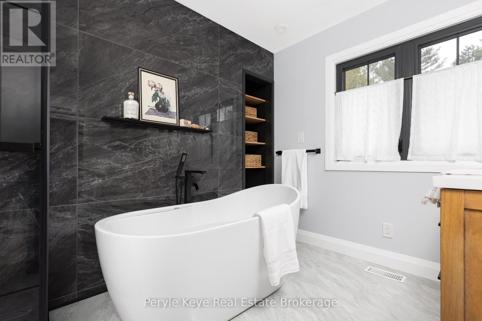 38 Andrea Drive, Bracebridge, Ontario  P1L 1C5 - Photo 32 - X12183571