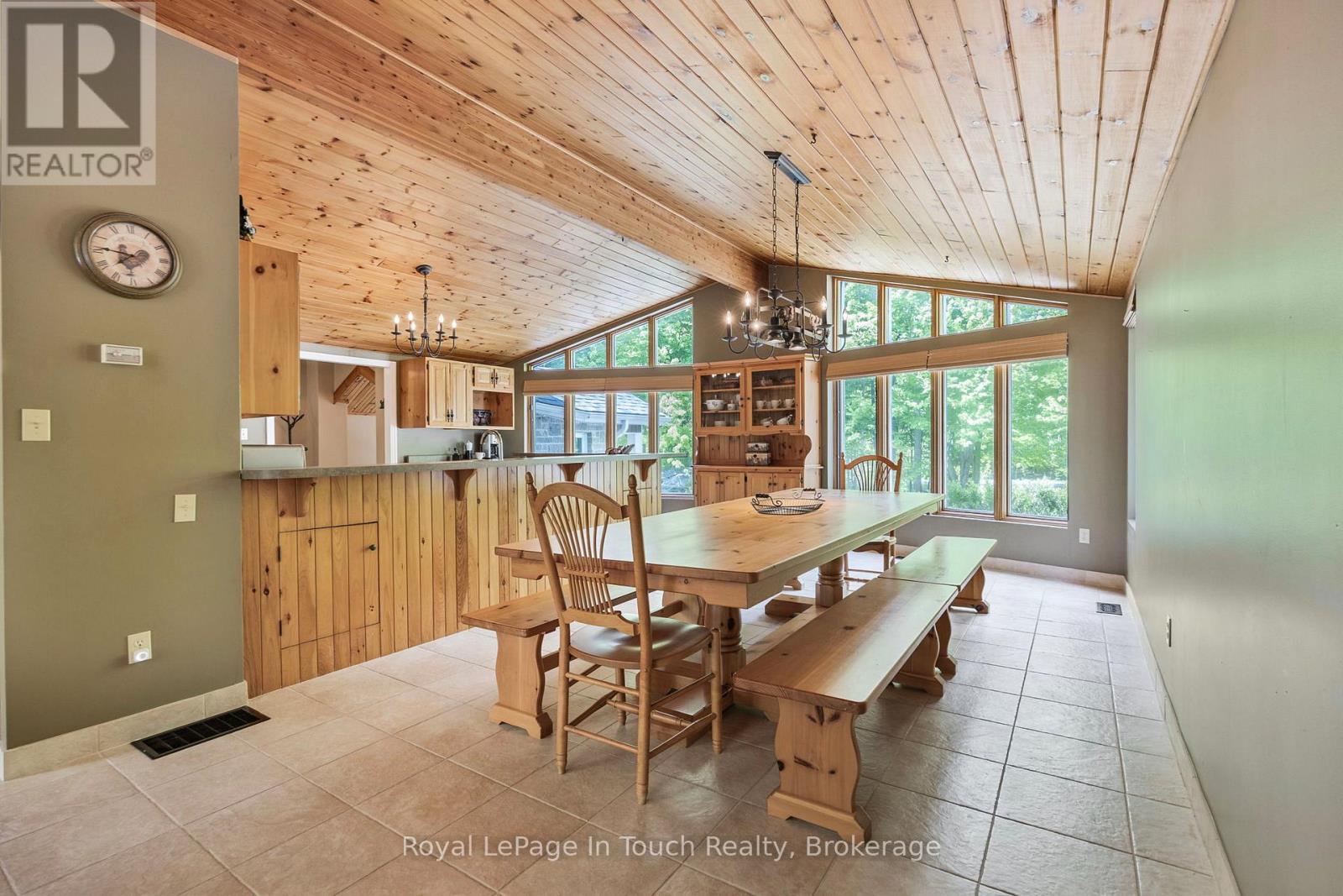 726 Pennorth Drive, Tiny, Ontario  L0L 2J0 - Photo 12 - S12183589