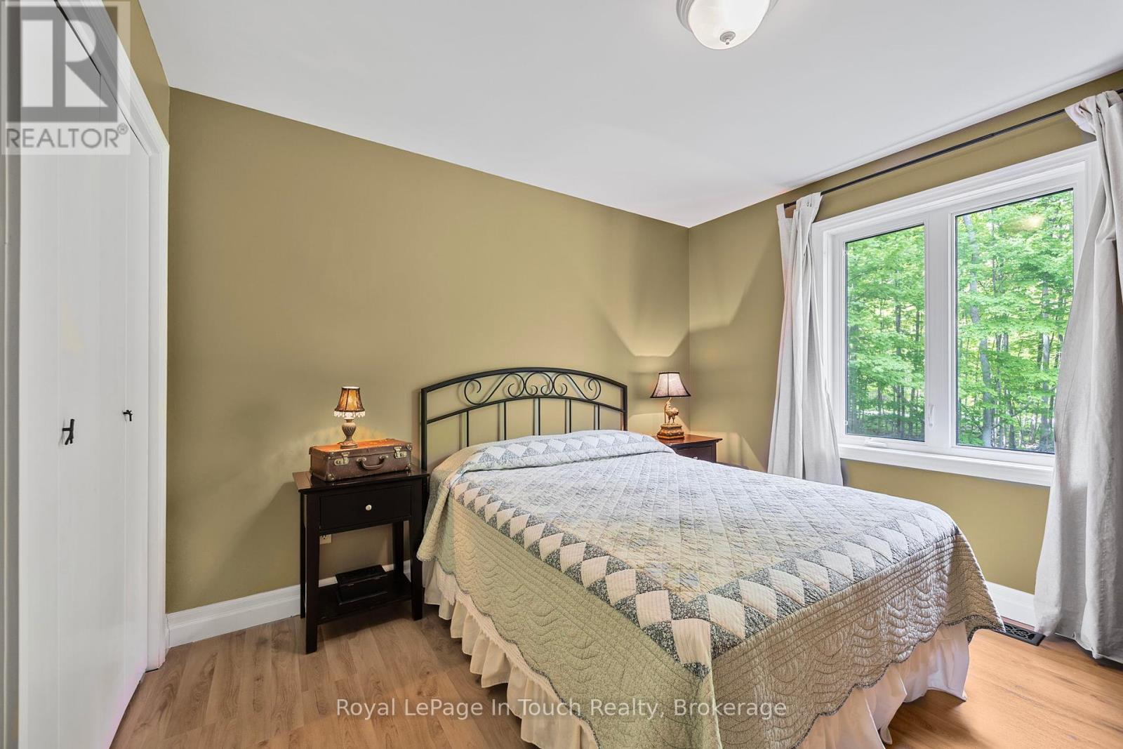 726 Pennorth Drive, Tiny, Ontario  L0L 2J0 - Photo 20 - S12183589