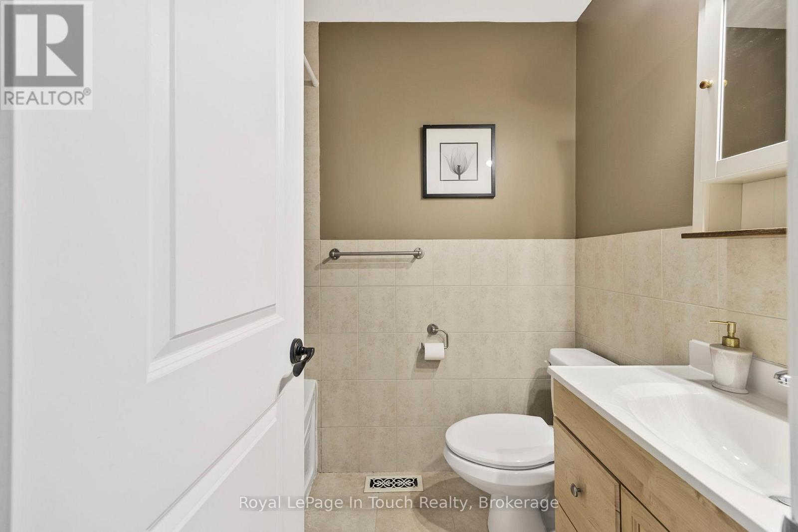 726 Pennorth Drive, Tiny, Ontario  L0L 2J0 - Photo 23 - S12183589
