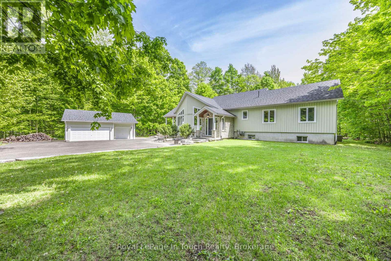 726 Pennorth Drive, Tiny, Ontario  L0L 2J0 - Photo 24 - S12183589