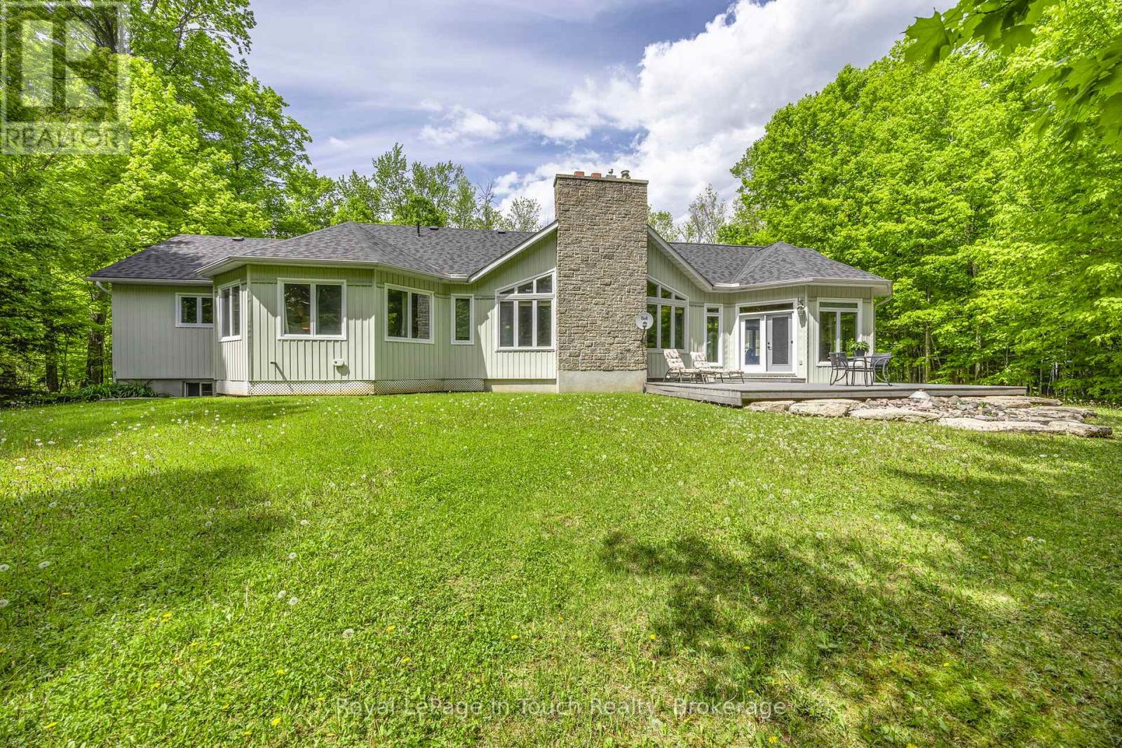 726 Pennorth Drive, Tiny, Ontario  L0L 2J0 - Photo 29 - S12183589