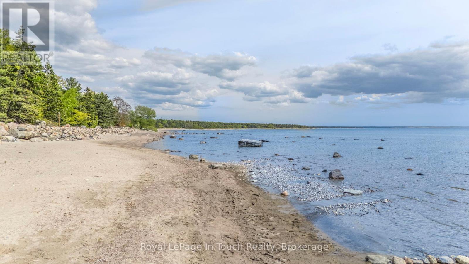 726 Pennorth Drive, Tiny, Ontario  L0L 2J0 - Photo 33 - S12183589
