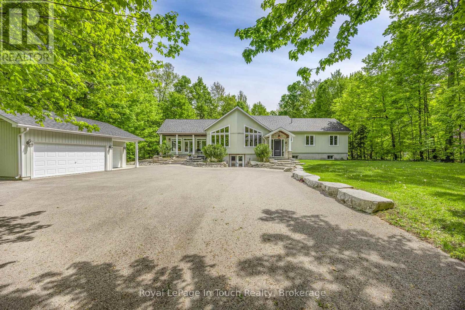 726 Pennorth Drive, Tiny, Ontario  L0L 2J0 - Photo 4 - S12183589