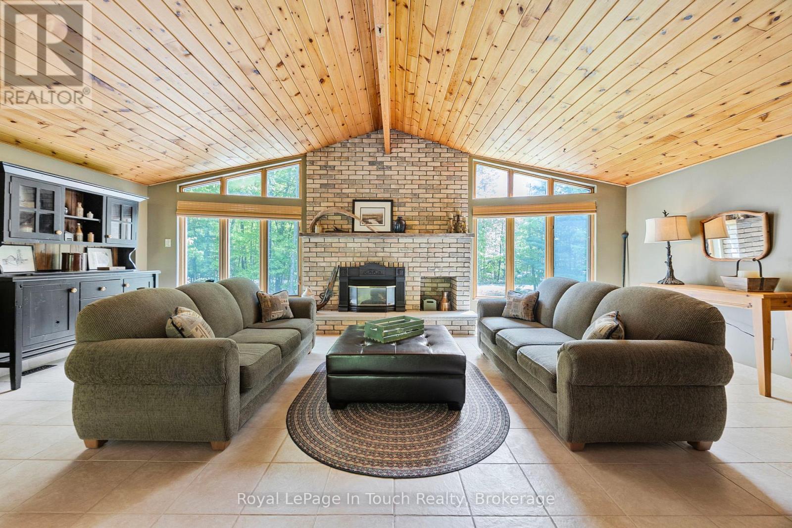 726 Pennorth Drive, Tiny, Ontario  L0L 2J0 - Photo 8 - S12183589