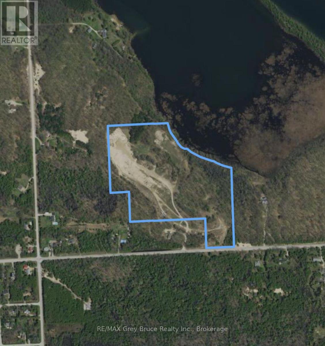 217 Bryant Street, South Bruce Peninsula, Ontario  N0H 2T0 - Photo 3 - X12183660