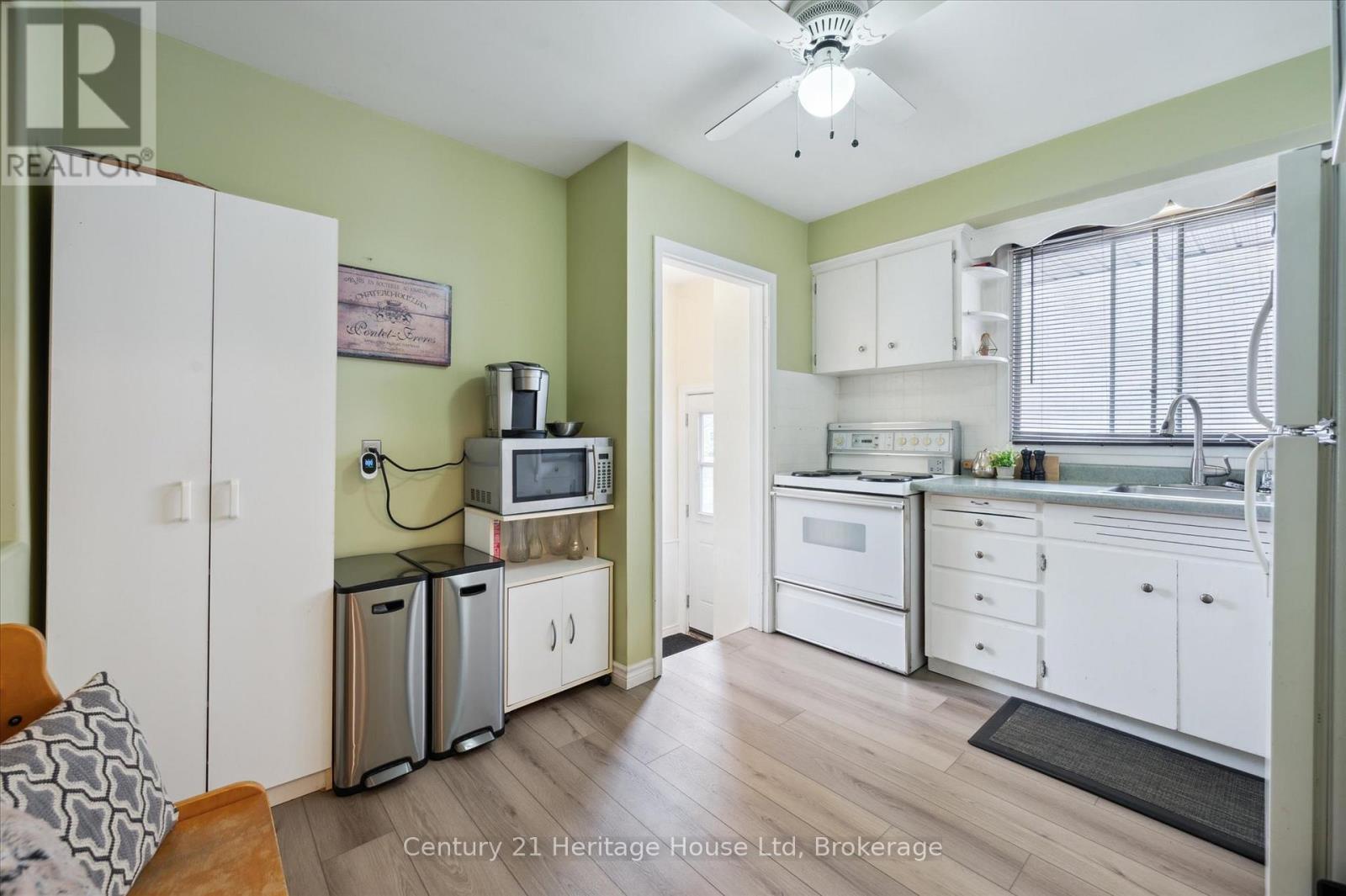 131 Waverley Drive, Guelph, Ontario  N1E 1H1 - Photo 10 - X12183841