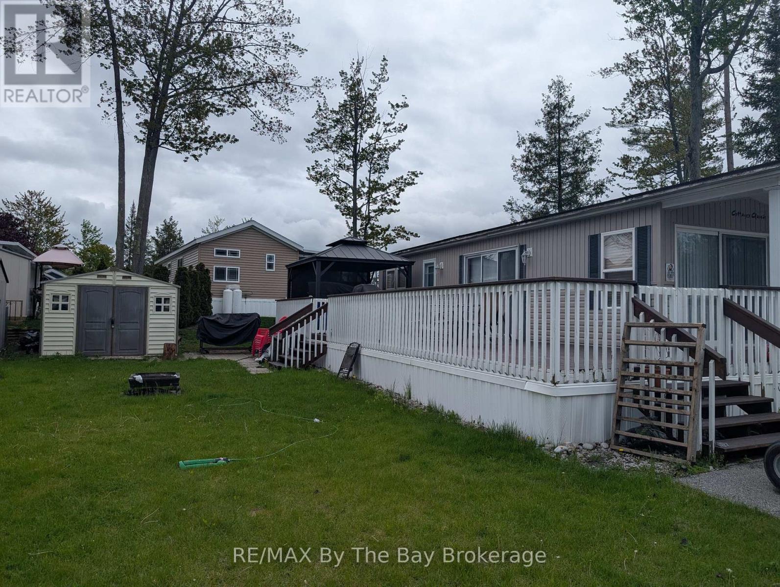 5 Chippewa Trail, Wasaga Beach, Ontario  L9Z 1X7 - Photo 4 - S12184017