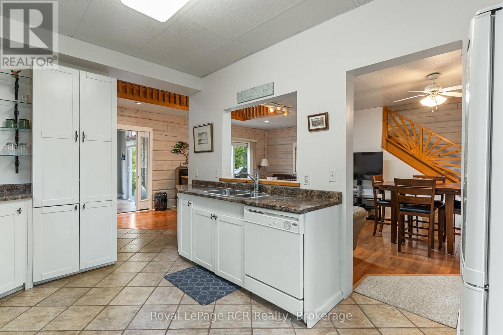 183 Lakeshore Road, Georgian Bluffs, Ontario  N0H 2T0 - Photo 11 - X12184084