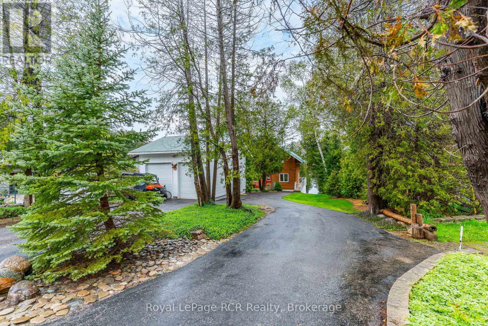 183 Lakeshore Road, Georgian Bluffs, Ontario  N0H 2T0 - Photo 2 - X12184084