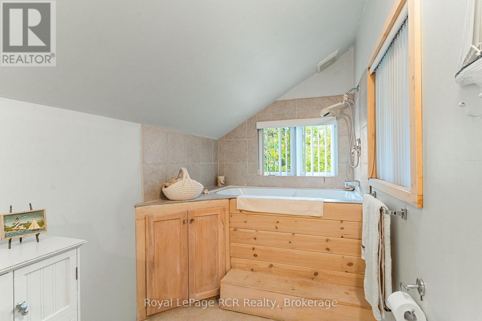 183 Lakeshore Road, Georgian Bluffs, Ontario  N0H 2T0 - Photo 27 - X12184084