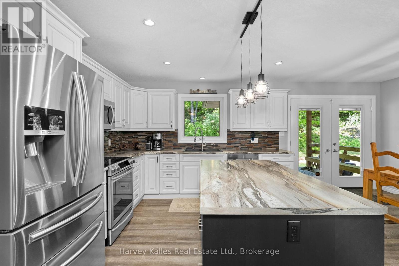 142 Allensville Road, Huntsville, Ontario  P0B 1M0 - Photo 12 - X12184450