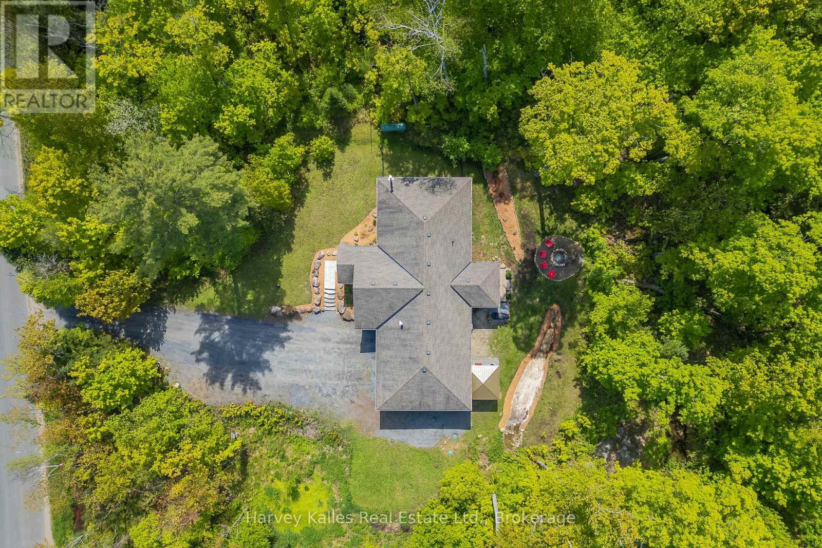 142 Allensville Road, Huntsville, Ontario  P0B 1M0 - Photo 4 - X12184450