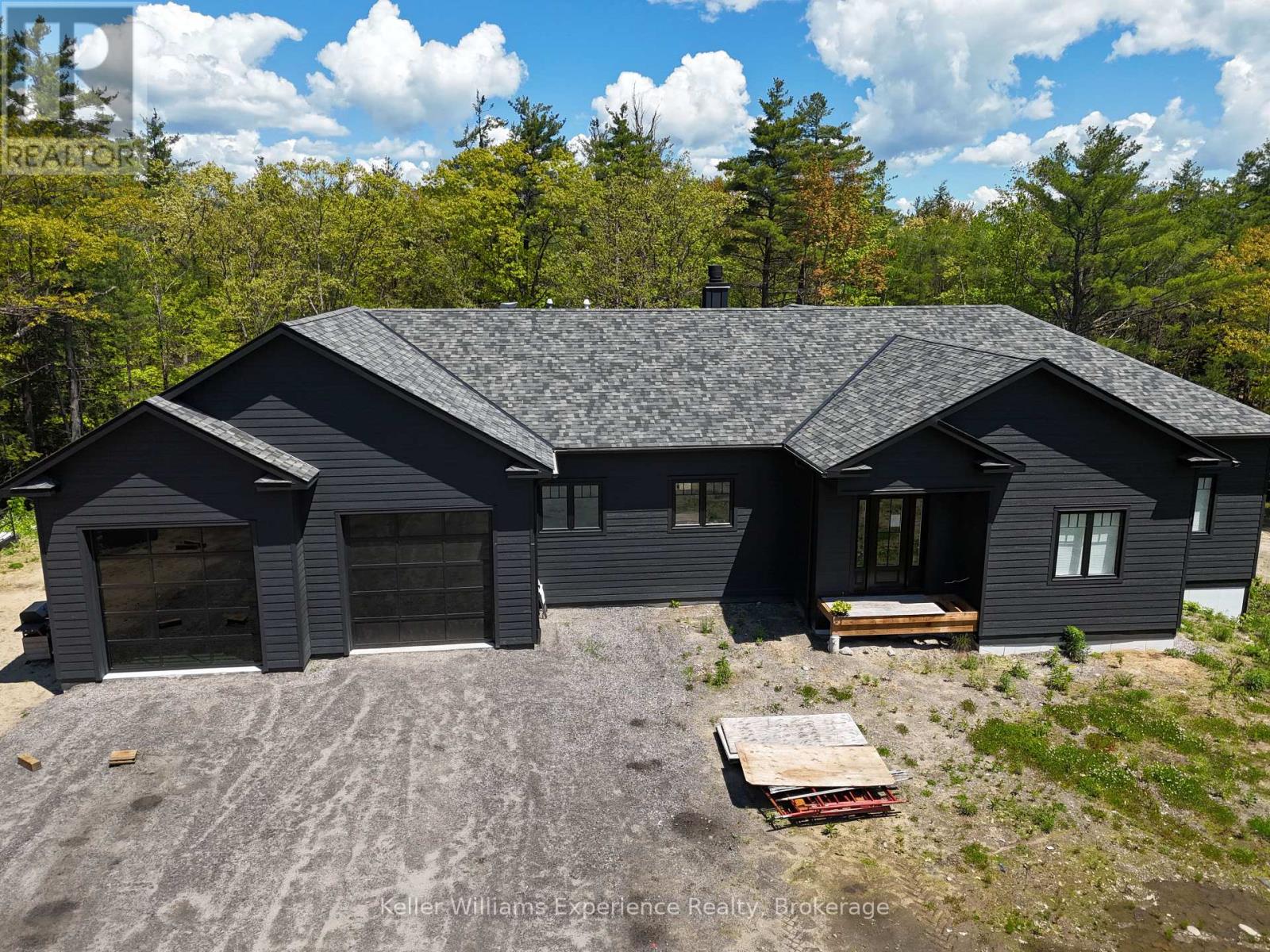 1052 Buckeye Road, Muskoka Lakes, Ontario  P0C 1H0 - Photo 2 - X12184574