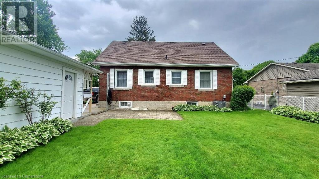 128 Woods Street, Stratford, Ontario  N5A 1M4 - Photo 3 - 40735553