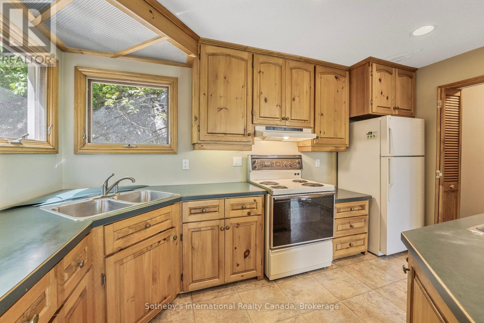 1125 Kendon Road, Muskoka Lakes, Ontario  P0C 1H0 - Photo 15 - X12184717