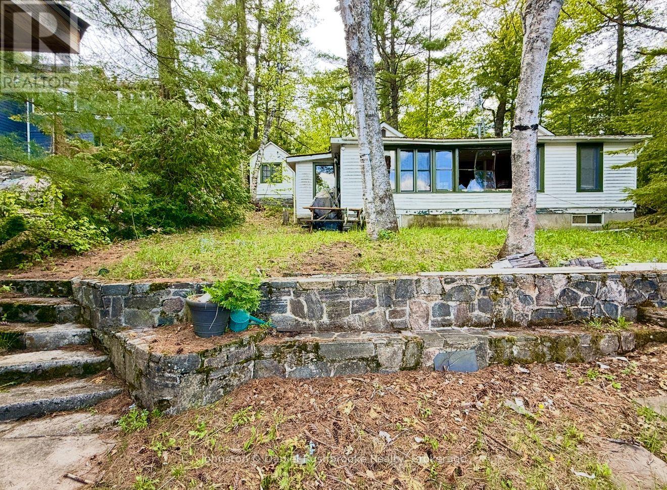 1042 3100 Road, Gravenhurst, Ontario  P1P 1R2 - Photo 4 - X12184777
