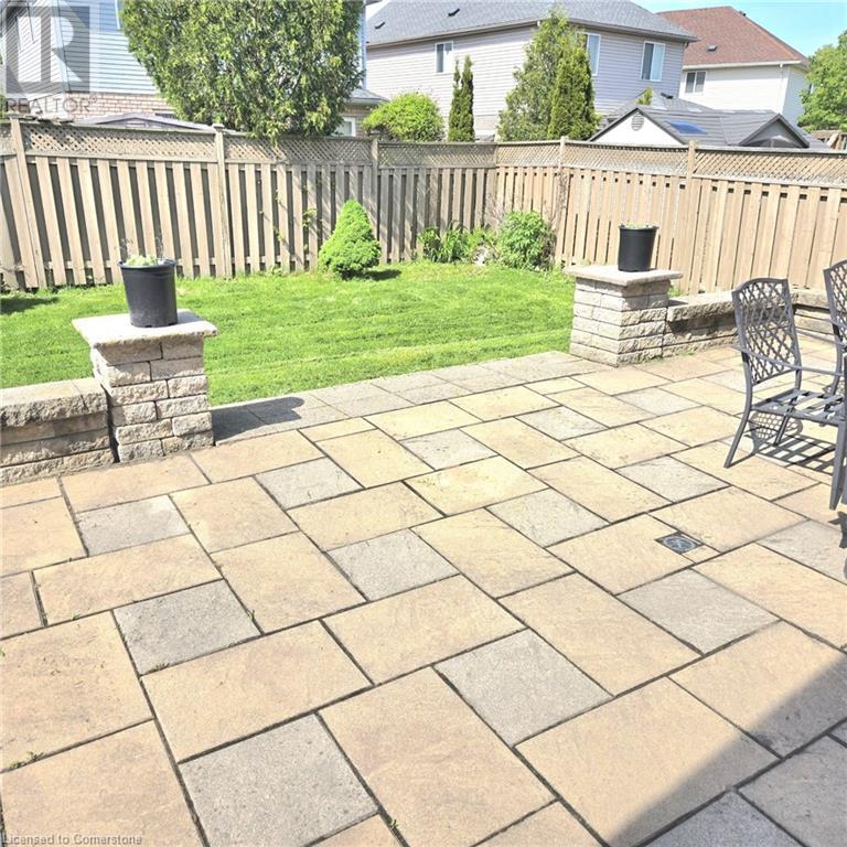 830 Brandenburg Boulevard, Waterloo, Ontario  N2T 2X3 - Photo 4 - 40734966