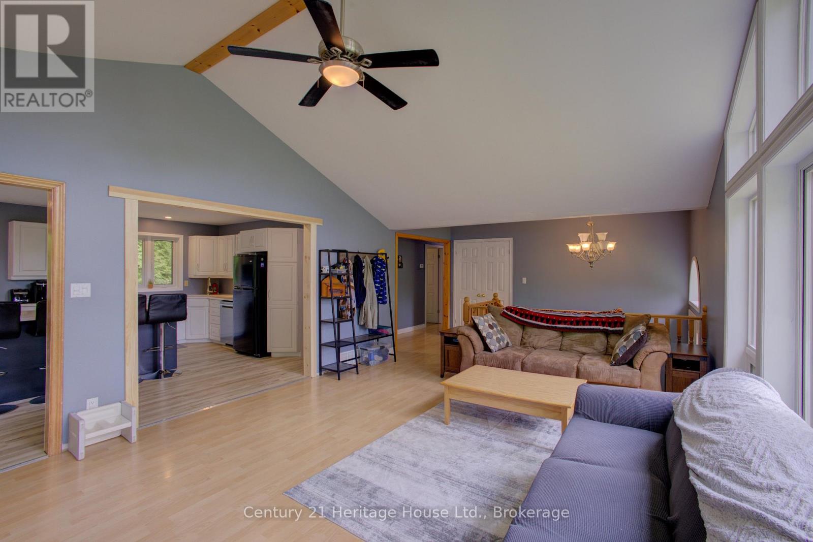 423080 Rocky Saugeen Road, West Grey, Ontario  N0G 1R0 - Photo 10 - X12184809